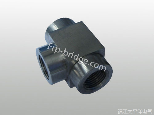 内(nei)螺紋直(zhi)通中間(jian)接頭