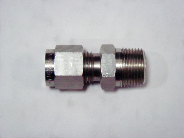 卡套(tao)直通終(zhong)端接頭(tou)